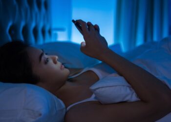 Insônia em mulheres com insuficiência ovariana pode envolver fatores genéticos, diz estudo