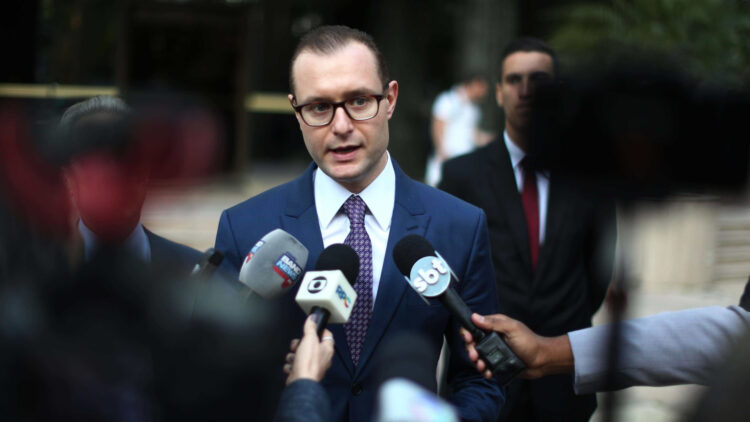 Zanin vira alvo da esquerda e é defendido por governo após 1 mês no STF