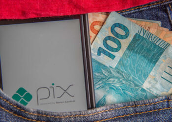 Novo golpe do Pix promete renda extra por tarefas online; veja cuidados