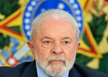 Presidente Lula diz que não dará ‘cavalo de pau’ na economia