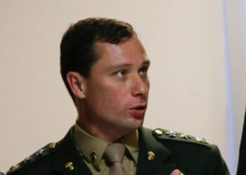 Exército afasta Cid, mas mantém salário de R$ 27 mil a ex-ajudante de ordens de Bolsonaro