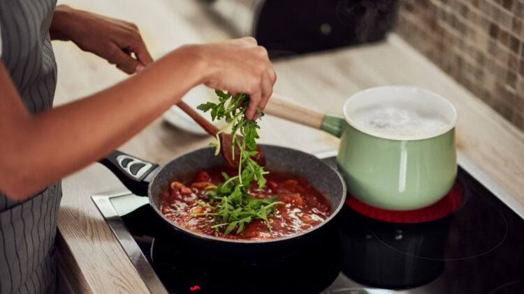 Livre-se do cheiro de comida com este truque muito simples