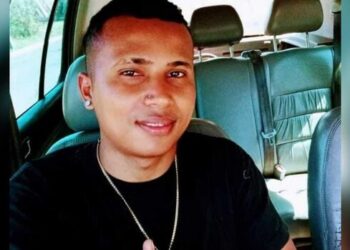 Homem mata esposa na frente dos filhos e manda áudio “sem remorso” pra família da vítima