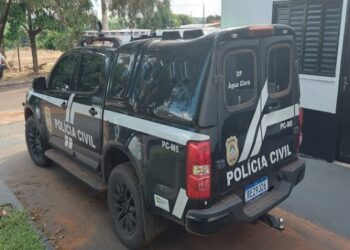 Jovem de 18 anos é morto a golpes de faca em terreno baldio e polícia investiga 3 suspeitos