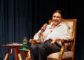 Esses encontros são fundamentais, afirma Adriana Calcanhotto sobre eventos como a 35ª Noite da Poesia