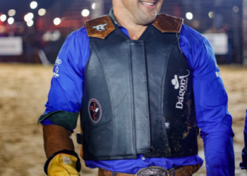 Rufino conquista desafio épico na Peão de Boiadeiro de Dourados e realiza sonho de ganhar fivela de Campeão no Rodeio