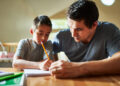 Como a educação parental ajuda os pais a falar sobre divórcio com os filhos