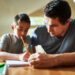 Como a educação parental ajuda os pais a falar sobre divórcio com os filhos