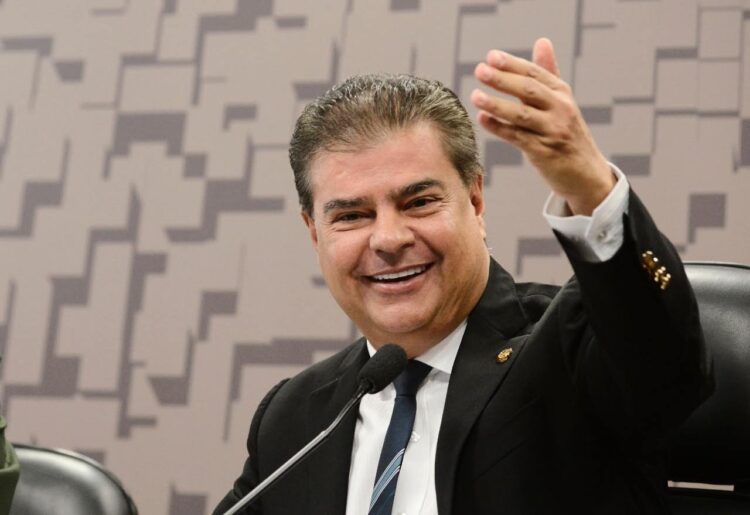 Senador Nelsinho Trad celebra 46 anos de MS com prestação de contas