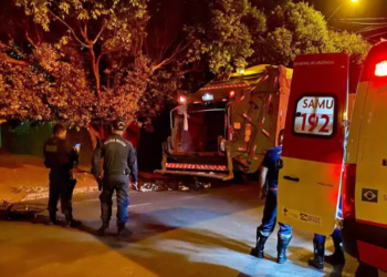 Jovem colide em caminhão de coleta de lixo e morre, em Três Lagoas