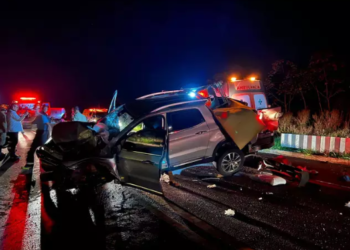 Colisão entre caminhonete e ambulância deixa nove feridos na MS-134