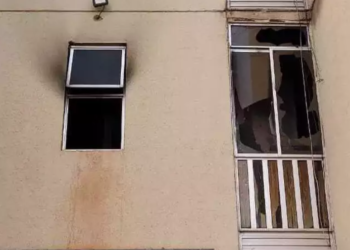 Mulher pula a janela com três filhos pequenos, após apartamento pegar fogo