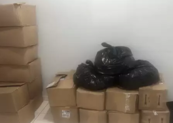 Batida do Garras encontra major e sargento da PM em casa com máquinas do jogo do bixo