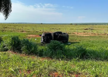 PRF aposentado e esposa morrem, após Pajero sair da pista e capotar na BR-267