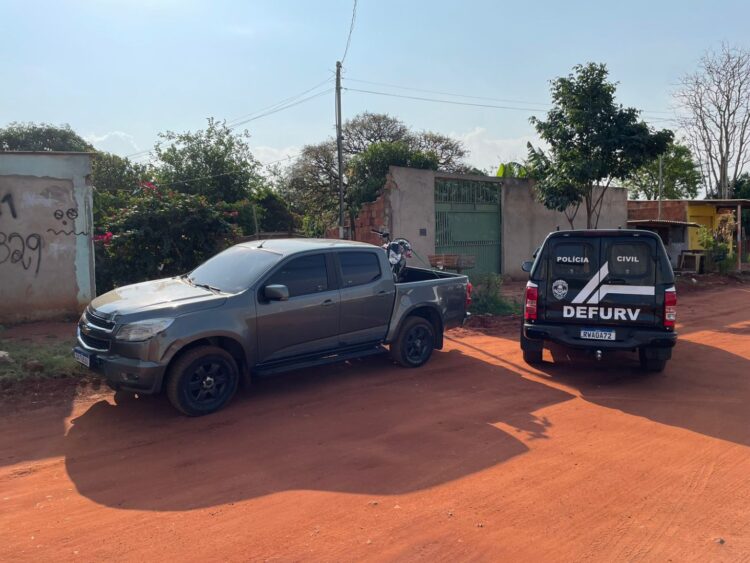 Moto de condutor de aplicativo roubada é apreendida e receptador preso, na Capital