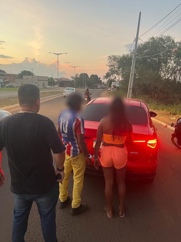 Em Ribas, casal de traficantes é preso enquanto circulava em Honda Biz