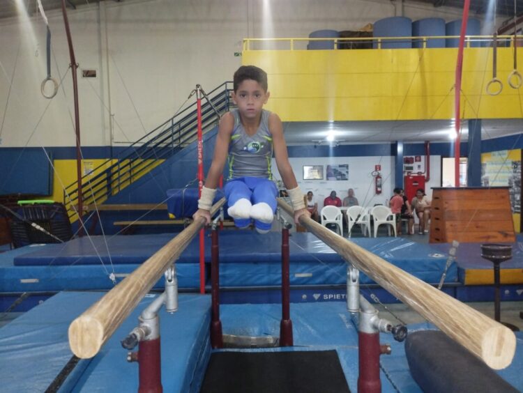 Ginasta de CG recebe apoio financeiro e disputa em Campeonato Brasileiro em Goiânia