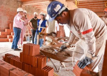 Prefeita tira projeto da Vila dos Idosos do papel e apartamentos começam a tomar forma