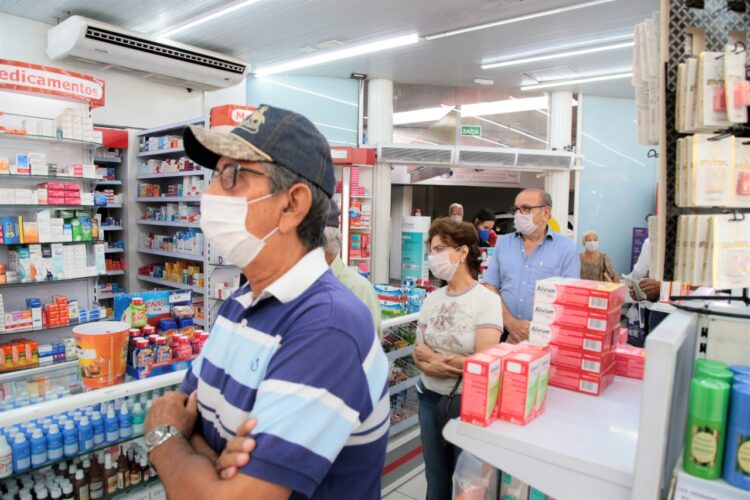 População tem acesso a medicamentos gratuitos em estabelecimentos do programa Farmácia Popular