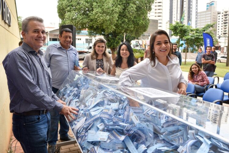 Prefeitura entrega prêmios e realiza 3º sorteio do programa IPTU Dá Prêmios 2023