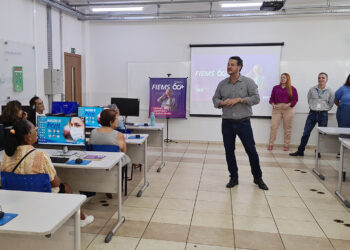 Em aula inaugural, 23 alunos iniciam curso de inclusão digital em Campo Grande