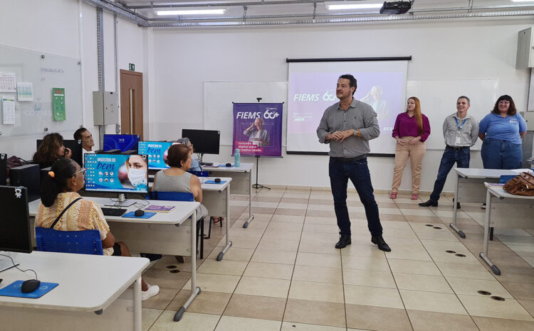 Em aula inaugural, 23 alunos iniciam curso de inclusão digital em Campo Grande