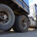 Eixos suspensos de caminhões carregados passam a ser cobrados na BR-163 em MS