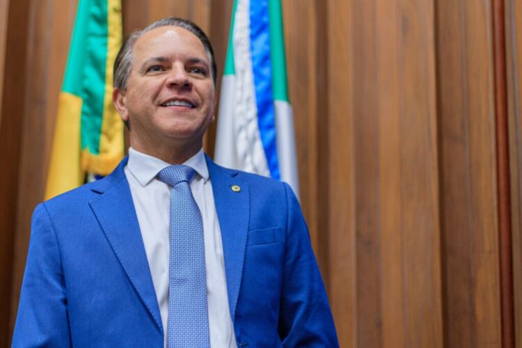 Com emenda de deputado, mulheres terão acesso a aparelho que poderá fazer cirurgia intrauterina