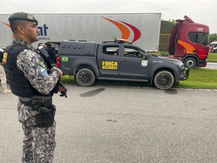 PMs de MS dão apoio à Polícia Nacional na prisão de homem que tentou roubar carga no RJ