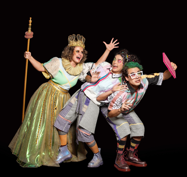 Escola da Capital recebe grupo teatral e traz ensinamentos sobre empreender e lidar com o dinheiro