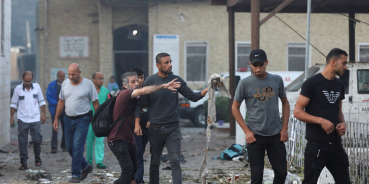 IMAGENS FORTES do horror e brutalidade do ataque a hospital em Gaza