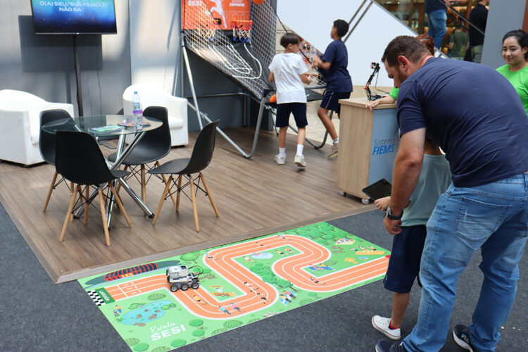 Escola Sesi apresenta novidades do ensino para 2024 em shopping
