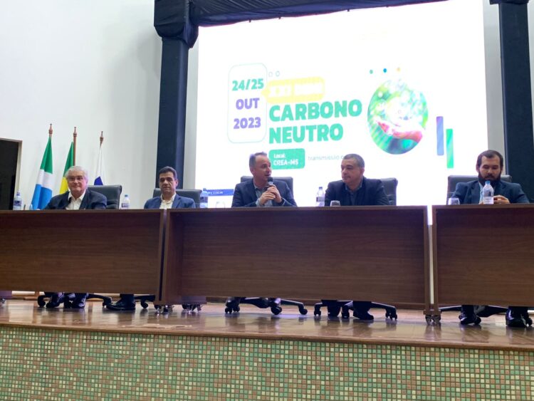 Diretor-regional do Senai participa de abertura de evento da Abemec sobre carbono neutro