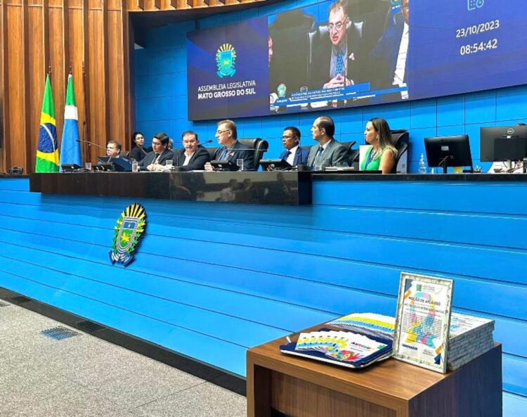 TCE-MS discute na Alems desafios e direitos de pessoas com Transtorno do Espectro Autista