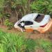 Para evitar colisão com caminhão, motorista tira carro da pista e se fere na MS-395