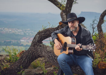 Sertanejo Manutti lança duas versões do rock nacional em todas as plataformas digitais