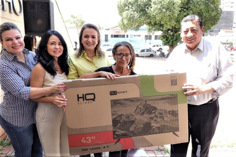 Prefeitura entrega 24 prêmios neste ano aos contribuintes sorteados no concurso do IPTU 2023
