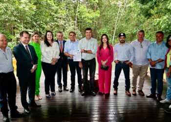 Deputada participa de assinatura de convênio de R$ 5,2 mi para recuperar bacias do Conesul