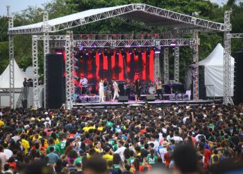 Jornada Estadual da Juventude Ilumina Campo Grande com Participação de 15 Mil Jovens