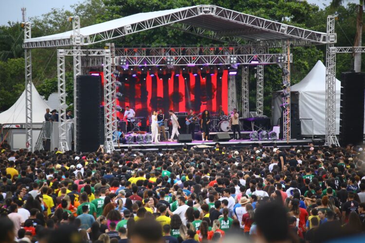 Jornada Estadual da Juventude Ilumina Campo Grande com Participação de 15 Mil Jovens