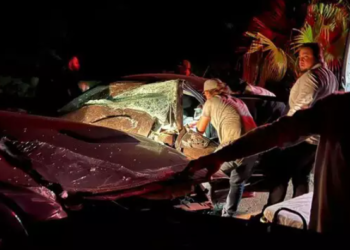 Uma pessoa morre em acidente envolvendo 2 carros de passeio e caminhão na MS-276