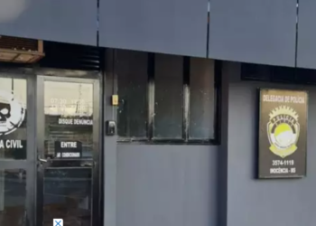 Jovem sai dizendo pra mãe que “não voltaria mais”, joga Biz contra carreta e morre