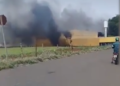 Estabelecimento penal pega fogo na Vila Sobrinho, bombeiros fazem combate e PM é acionada