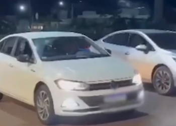 Duas pessoas ficaram feridas, após colisão provocada por racha, em Dourados