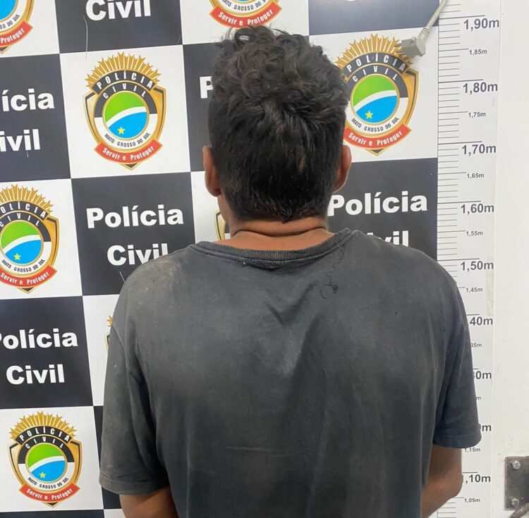 Homem que tentou matar a ex-companheira e desafeto a facadas é preso em MS