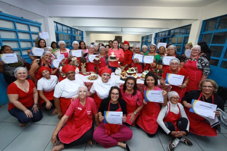 Maratona de natal do FAC vai certificar mais de 600 pessoas das 7 regiões da Capital