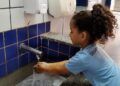Projeto Escolas Saneadas leva água tratada e rede de esgoto para 116 escolas públicas de Campo Grande