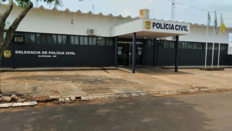 Homem que tentou matar a esposa com 7 facadas é preso