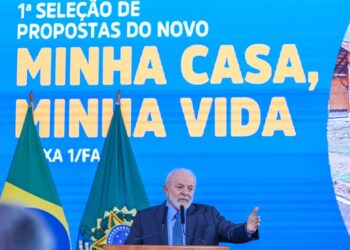 Lula diz: “O maior sonho do povo pobre é ter uma casa própria”
