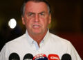 Bolsonaro volta a atacar processo eleitoral e o STF em evento no Rio